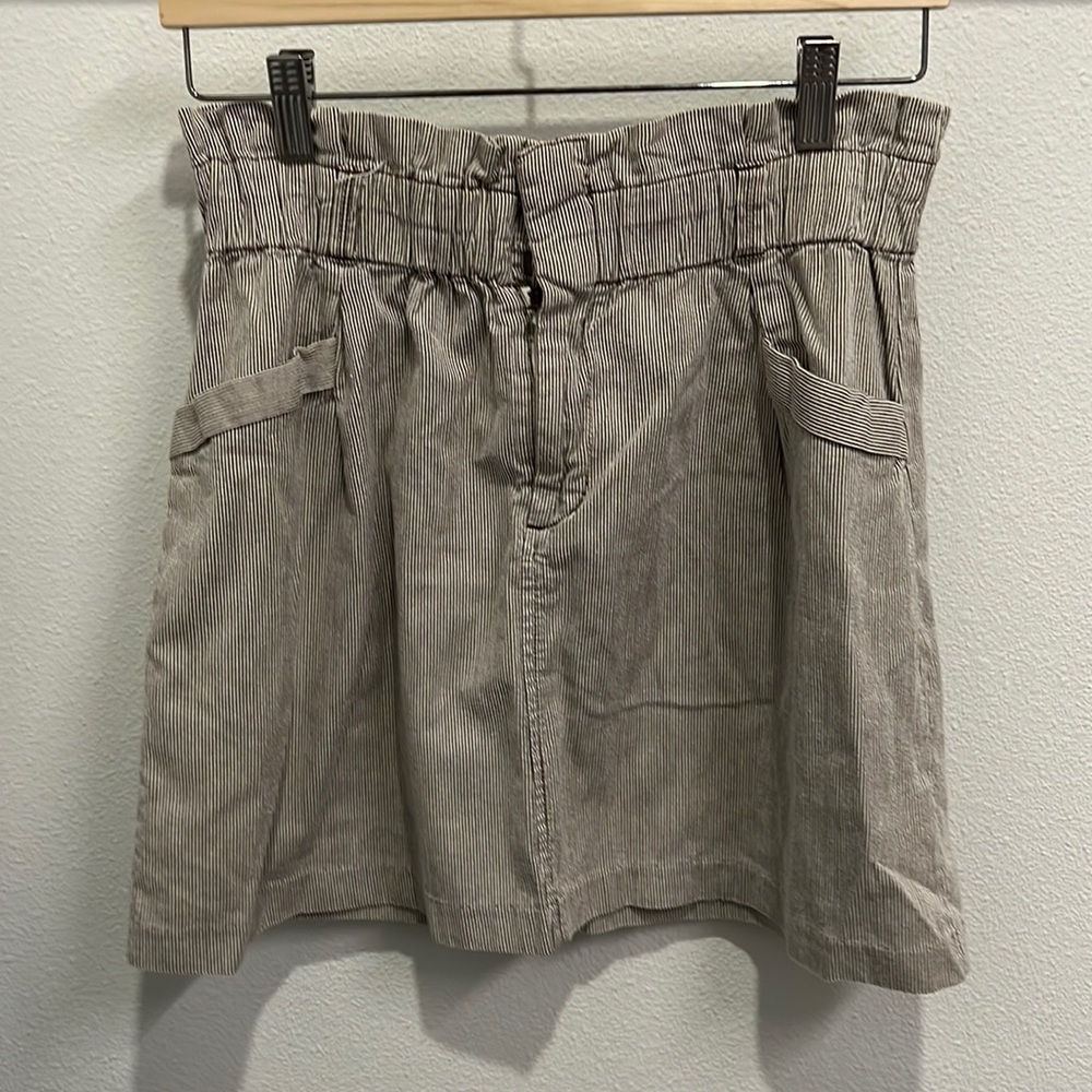 American Eagle, striped skirt with pockets. Size medium